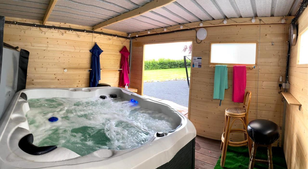 Le Chateau De Frankie Spas-Saunas Grand-Reng Exteriér fotografie