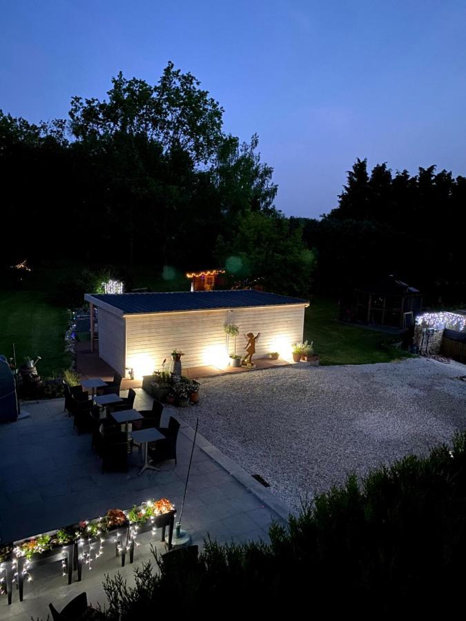 Le Chateau De Frankie Spas-Saunas Grand-Reng Exteriér fotografie