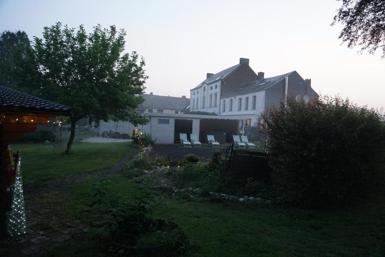 Le Chateau De Frankie Spas-Saunas Grand-Reng Exteriér fotografie