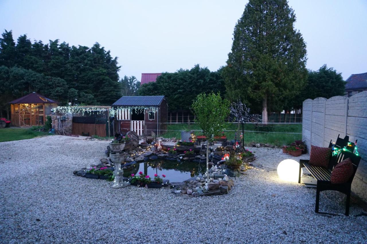 Le Chateau De Frankie Spas-Saunas Grand-Reng Exteriér fotografie