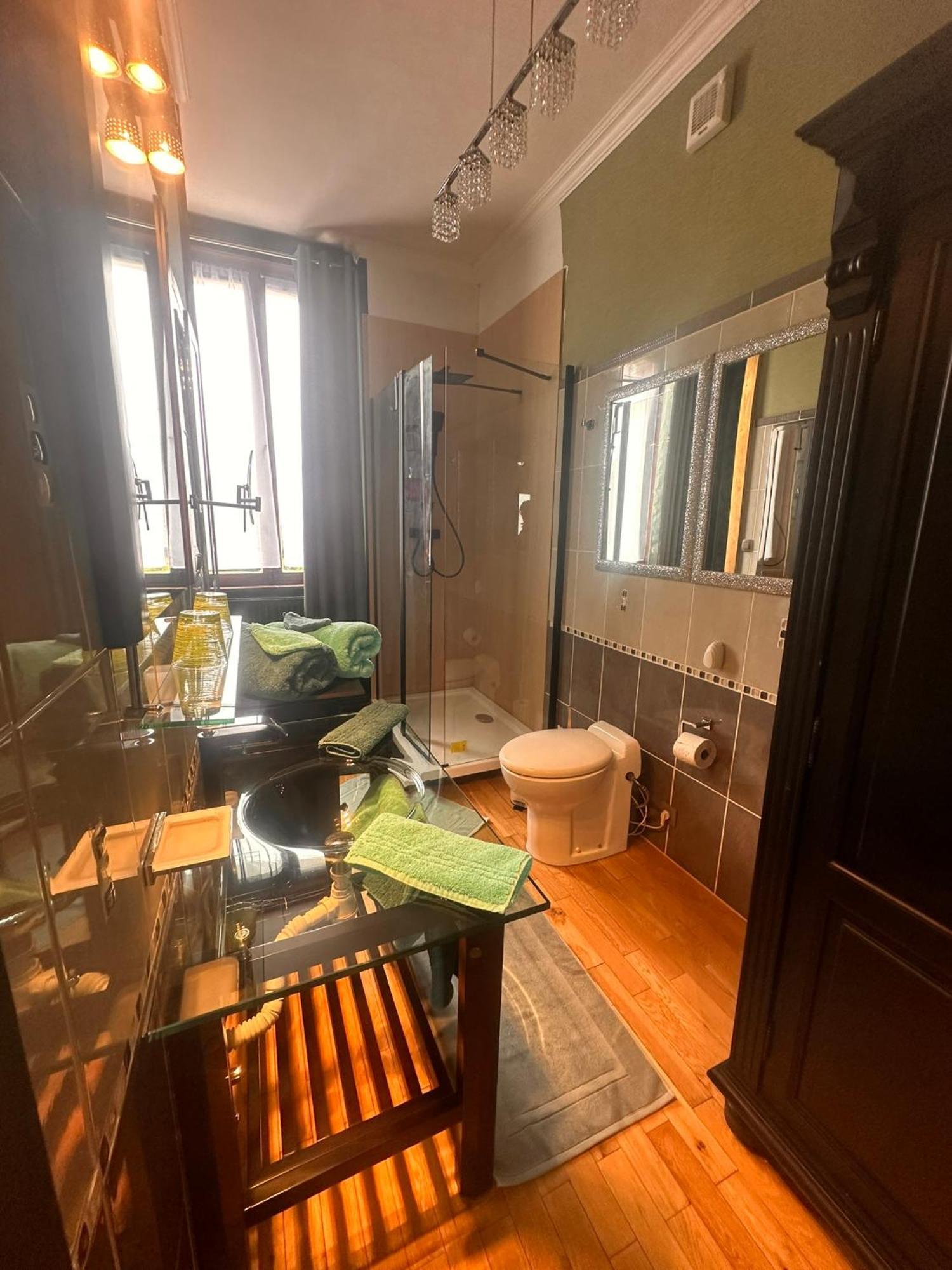 Le Chateau De Frankie Spas-Saunas Grand-Reng Exteriér fotografie