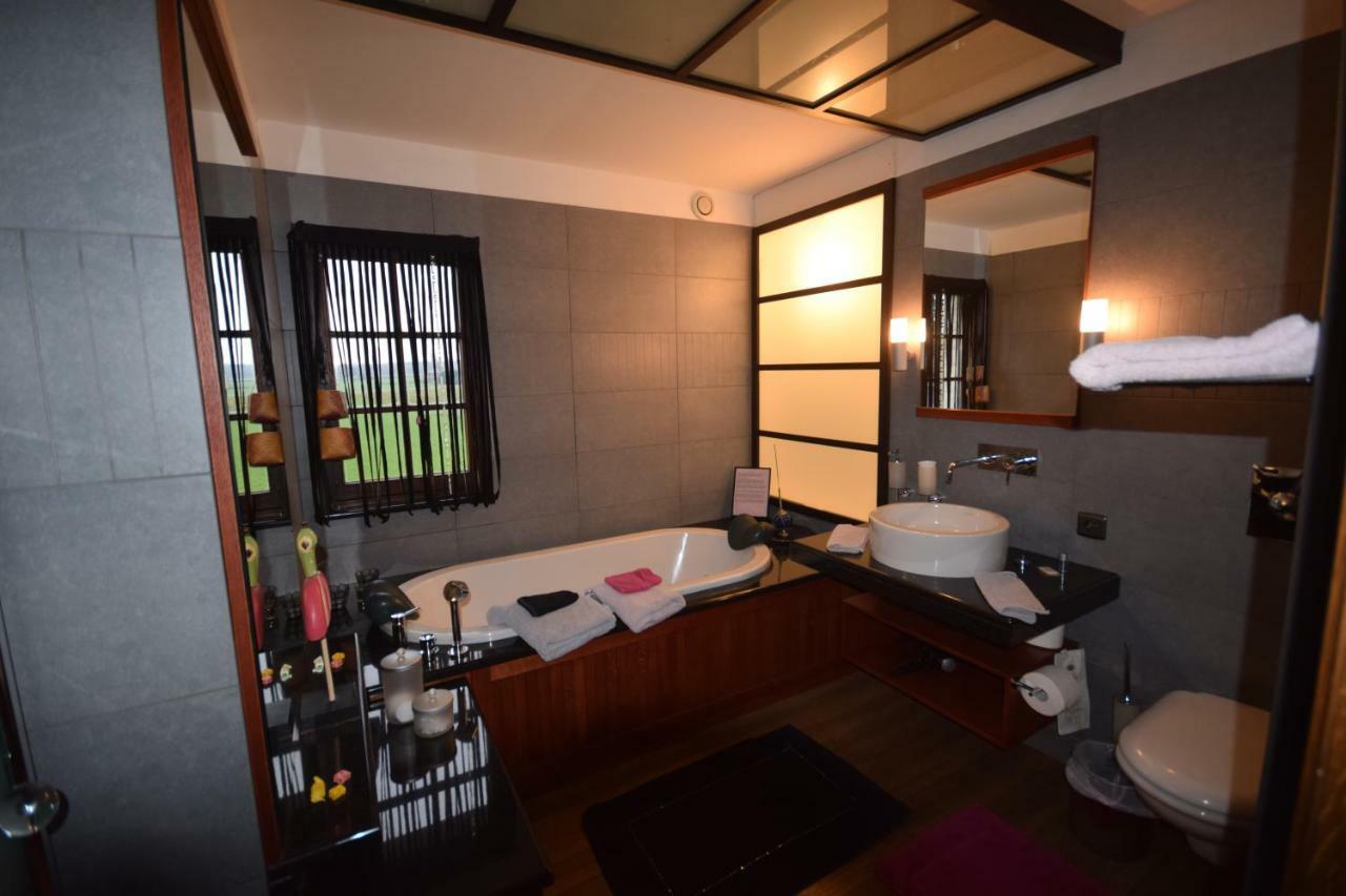Le Chateau De Frankie Spas-Saunas Grand-Reng Exteriér fotografie