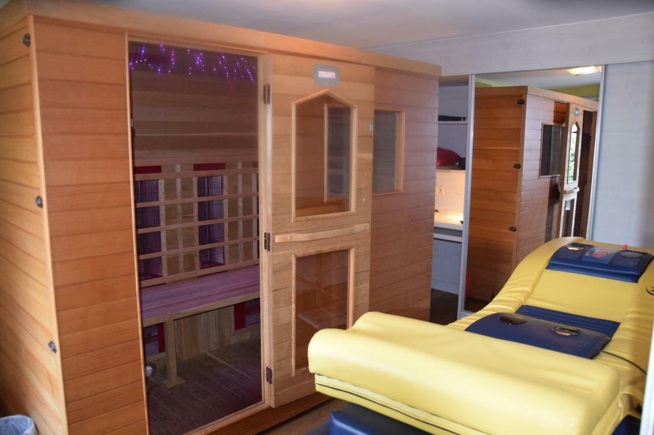 Le Chateau De Frankie Spas-Saunas Grand-Reng Exteriér fotografie